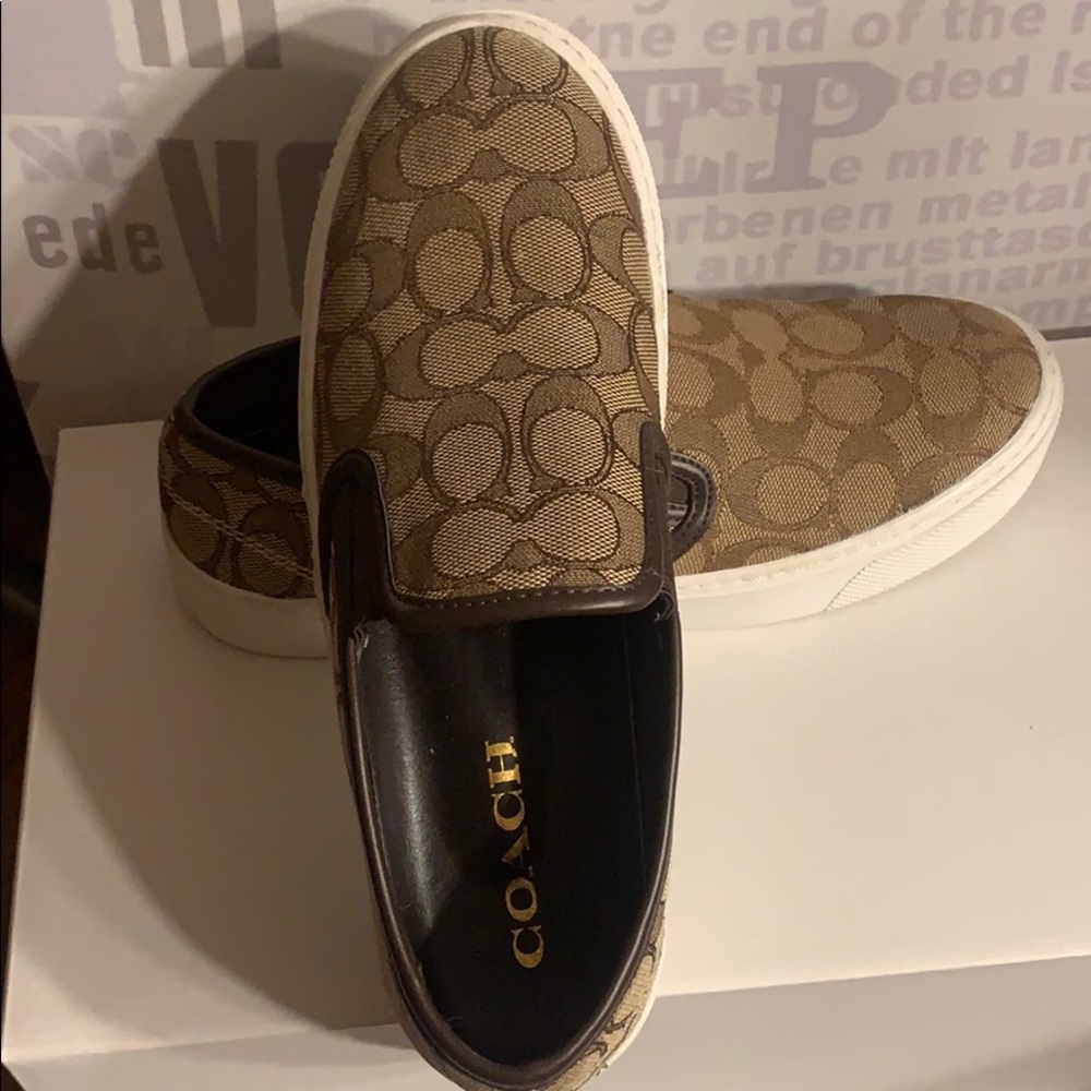 Shoes - Picture 5 of 7